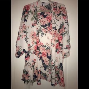 Plus size floral kimono